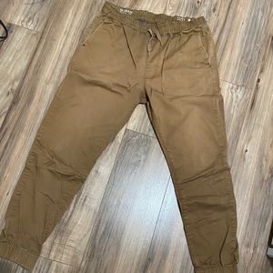 BullHead Men Beige Colored Skinny Medium Pants